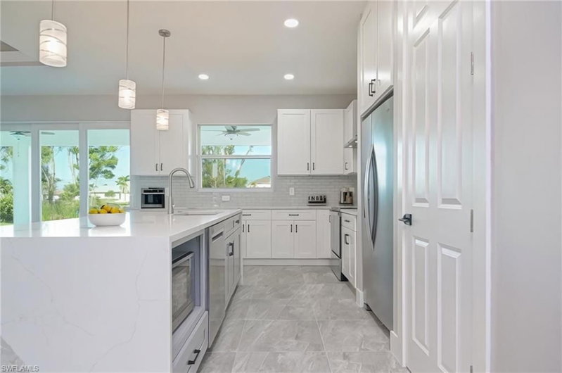 1202 8th PL photo 4