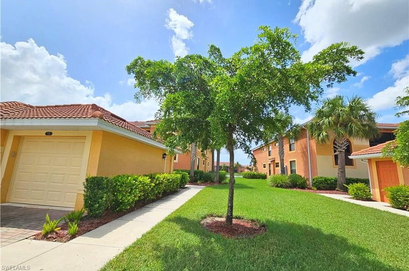 13730 Julias WAY photo 5