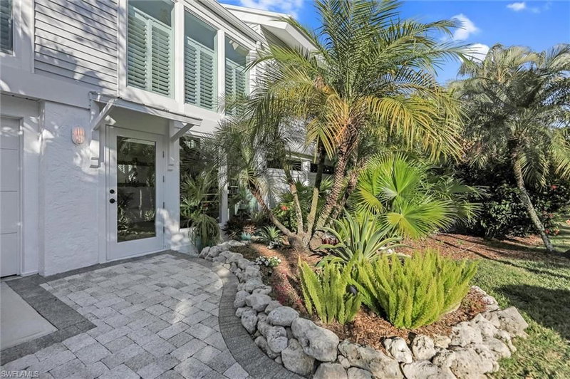 1450 Royal Poinciana DR photo 5