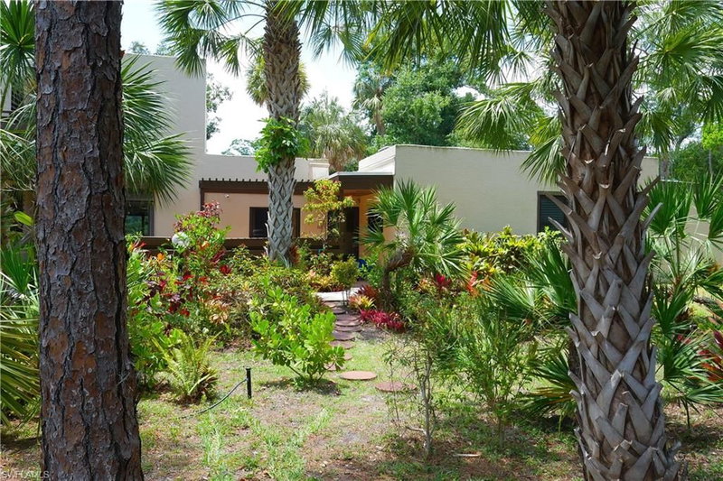 112 pinebrook DR photo 1