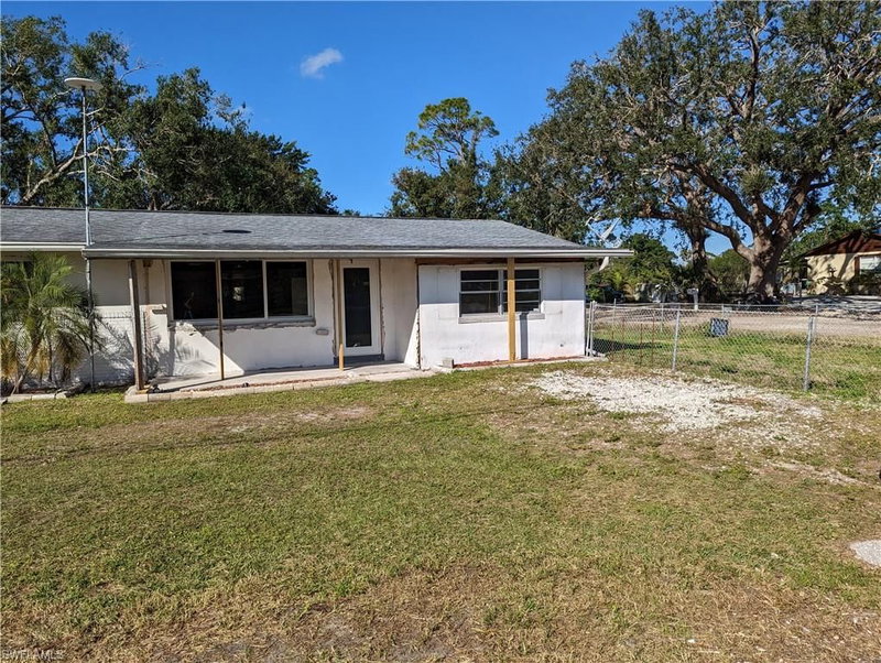 1802 Atlantic AVE photo 2