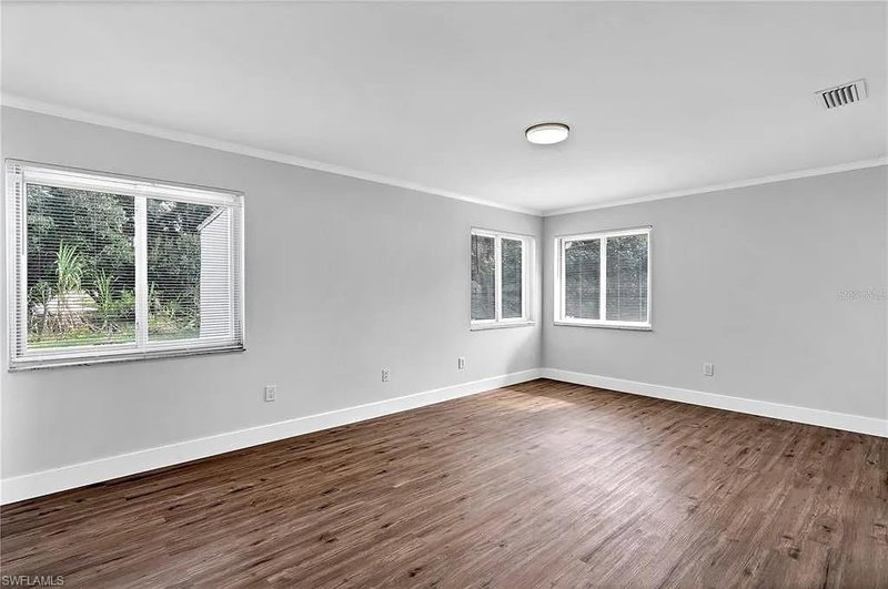 4289 Yucatan CIR photo 3