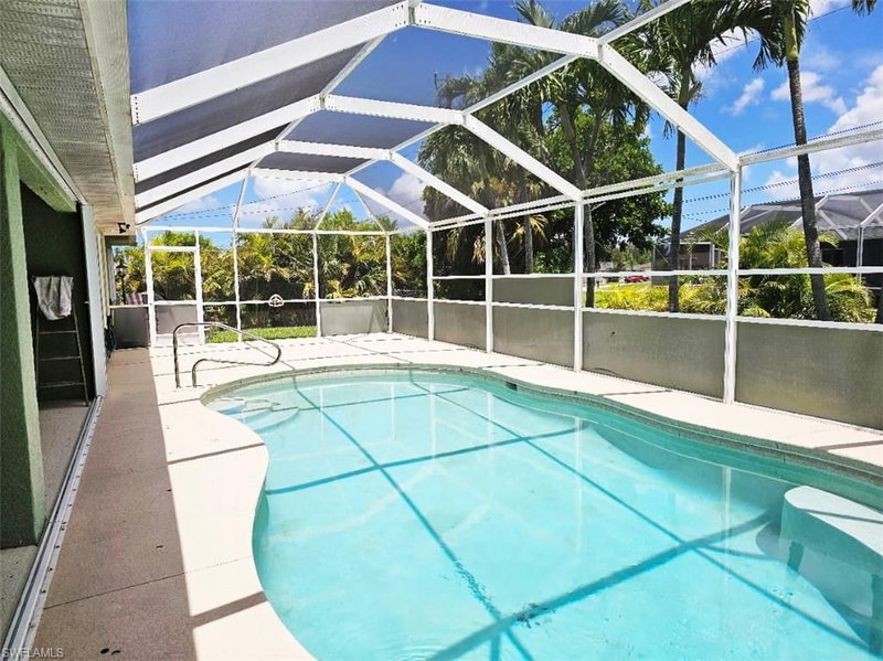 1811 Savona PKWY W photo 3