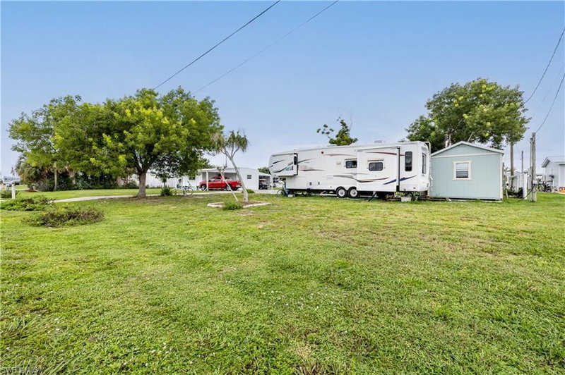 5008 Sandpiper DR photo 1