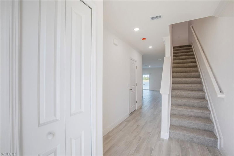 10534 Fountain Palm CIR photo 3