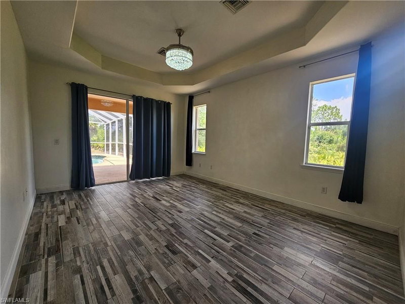 809 Lincoln AVE photo 3