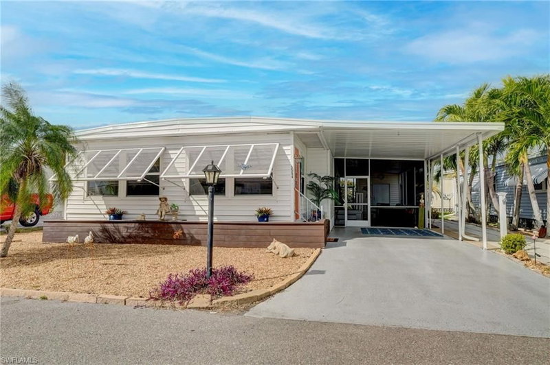 5554 Sir Walter WAY photo 1