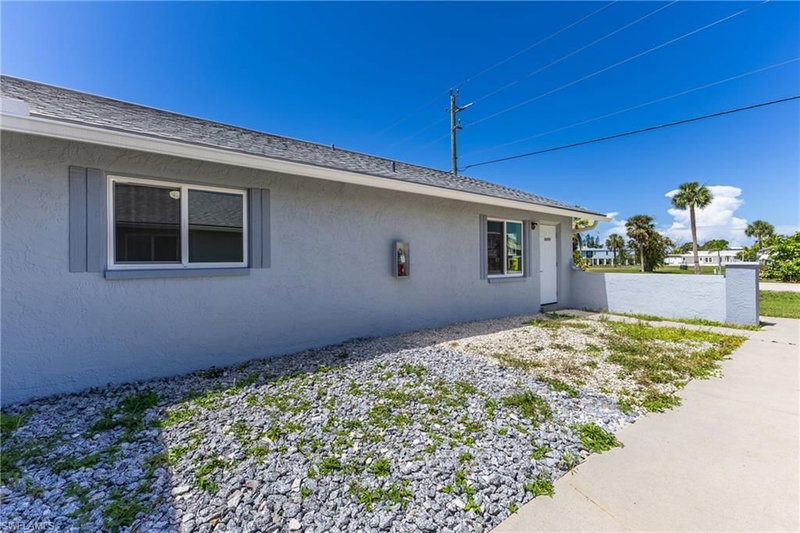 16599 Davis RD photo 4