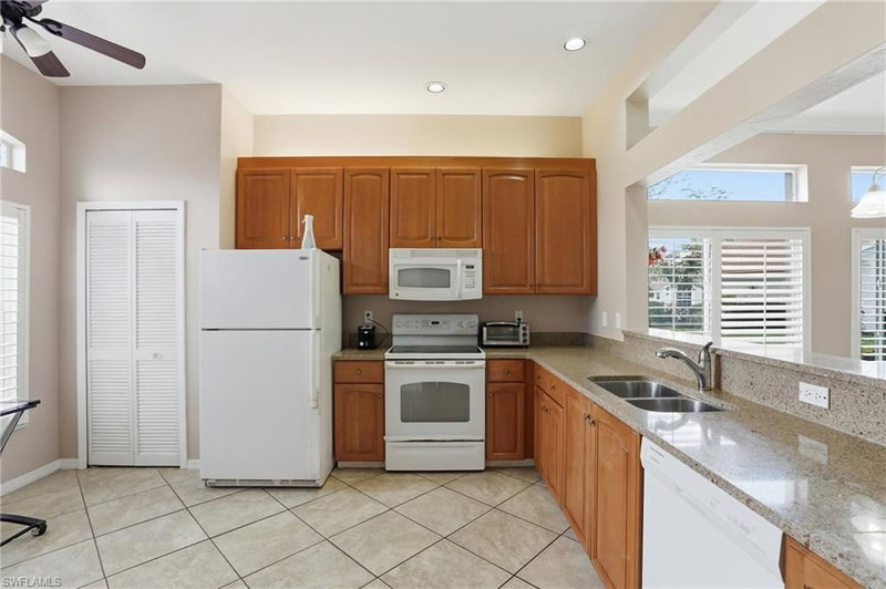 12793 Devonshire Lakes CIR photo 5