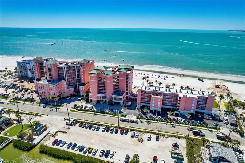 140 Estero BLVD photo 1