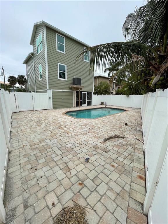 235 Miramar ST photo 2