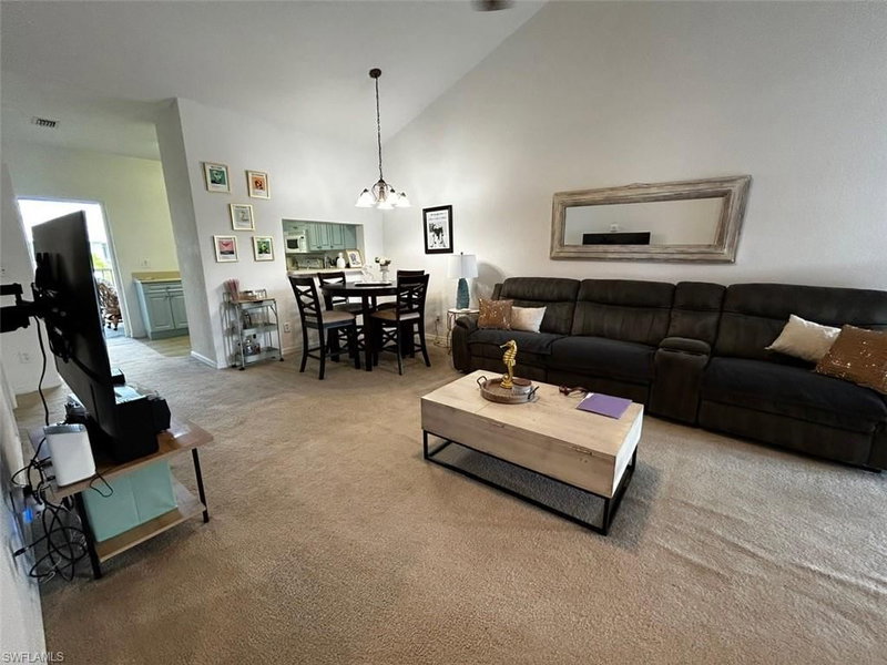 8313 Bernwood Cove LOOP photo 4