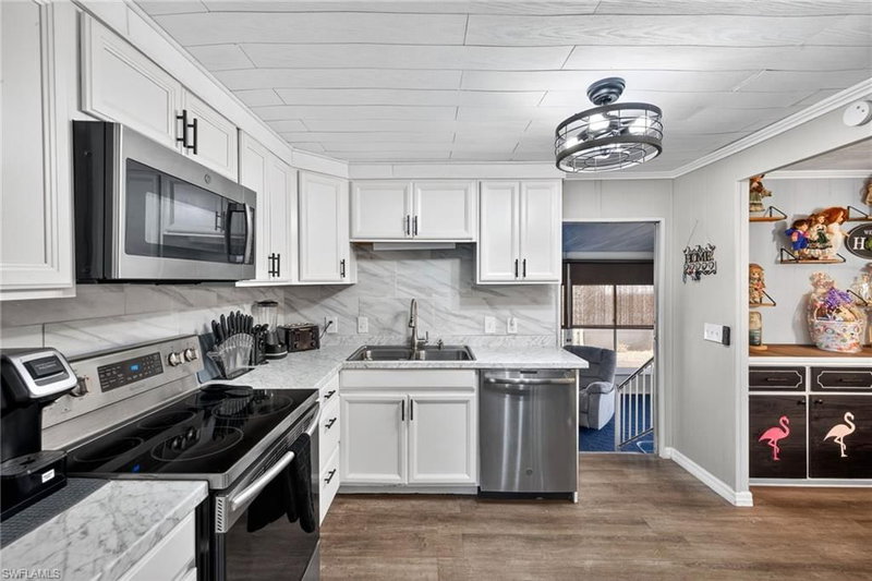 860 Moonlight DR photo 3