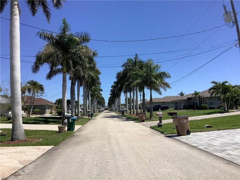 2307 44th ST photo 2