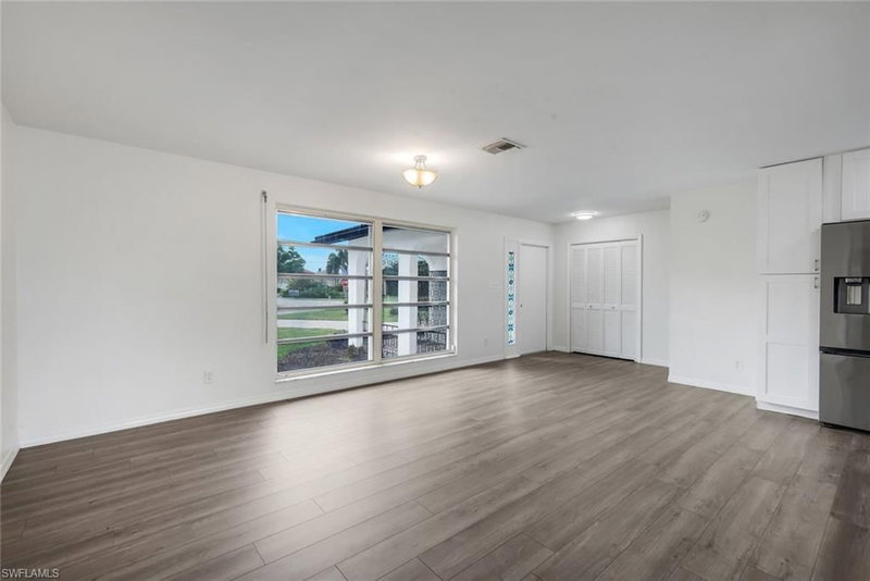 2700 Marion AVE photo 5