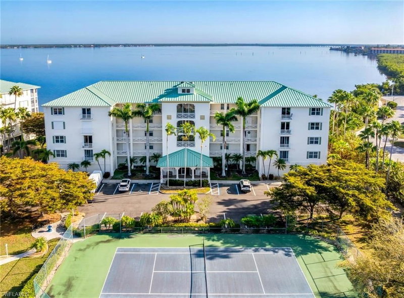 200 Harbor Walk DR photo 1