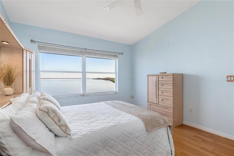 200 Harbor Walk DR photo 3