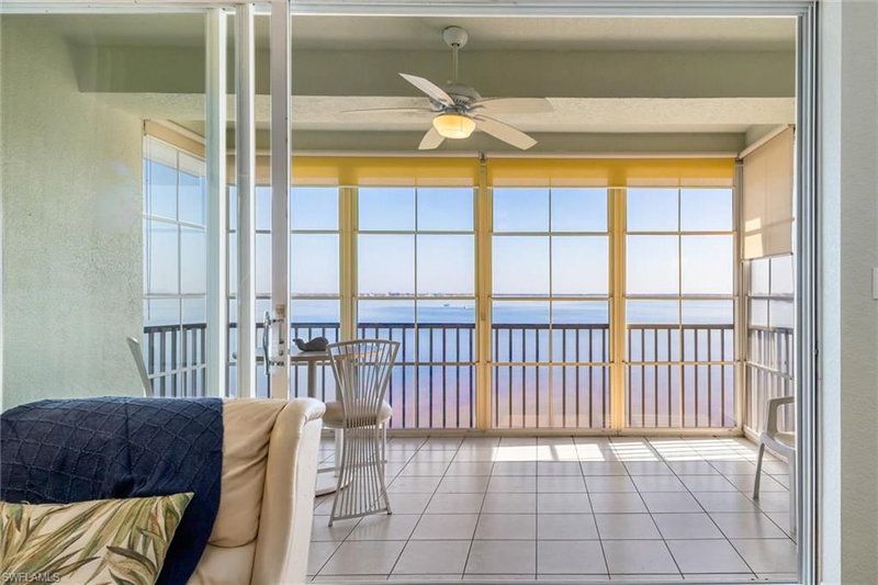 200 Harbor Walk DR photo 5