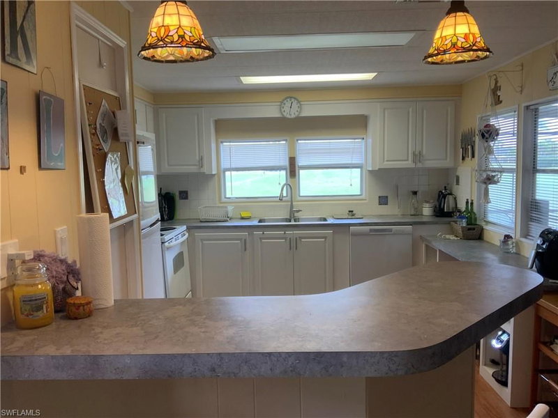 250 Palmer BLVD photo 2