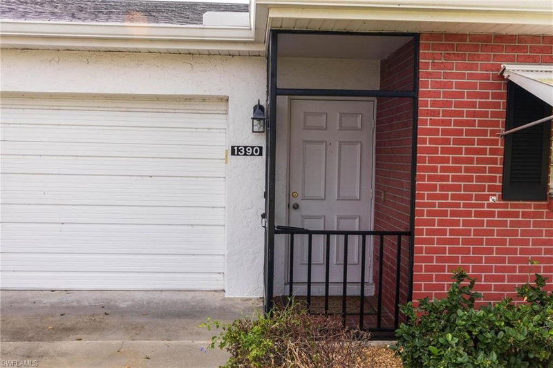 1390 Myerlee Country Club BLVD photo 2