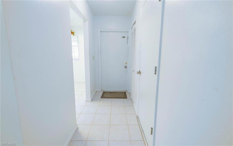 1390 Myerlee Country Club BLVD photo 5