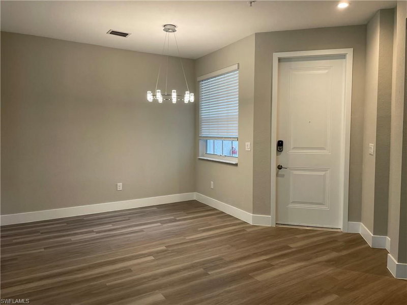 7081 Venice WAY photo 4