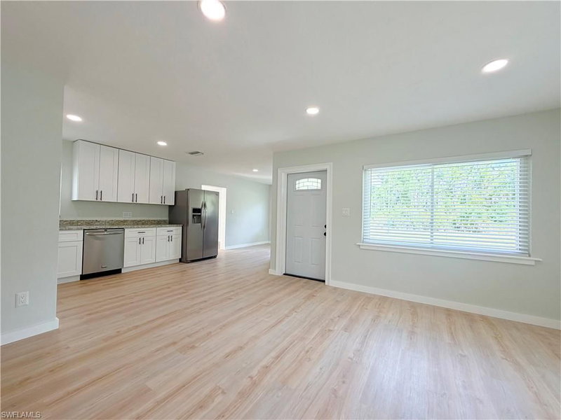 13097 MIZELL AVE photo 3