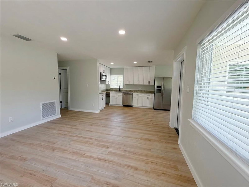 13097 MIZELL AVE photo 5