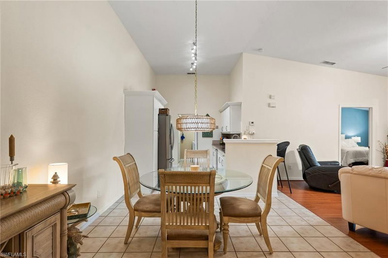 27079 Matheson AVE photo 4
