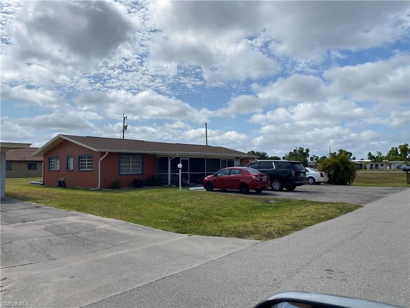 4827 Marine DR photo 3
