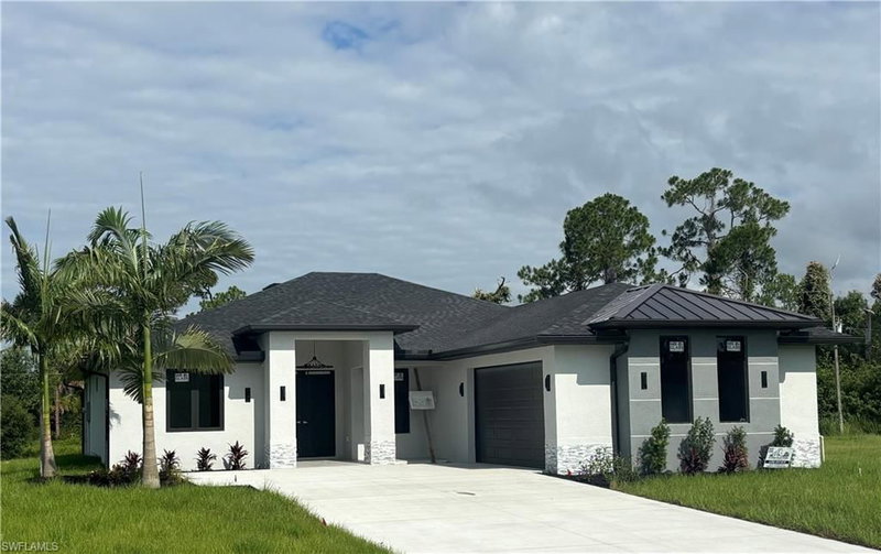 1819 Hines AVE photo 1