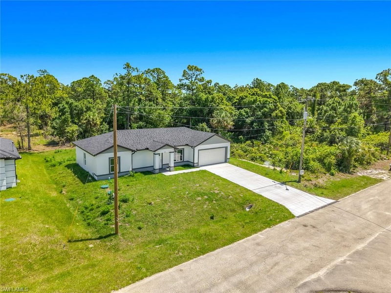 303 Long AVE S photo 3