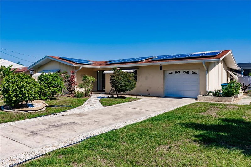 1437 Vendome CT photo 2