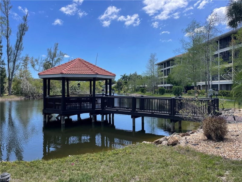 10031 Lake Cove DR photo 3