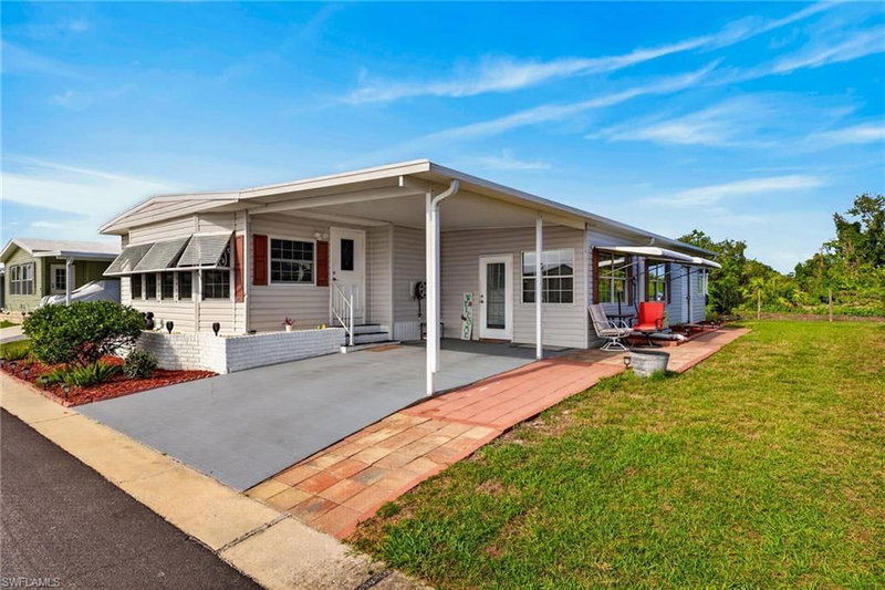 30 Aloe ST photo 2