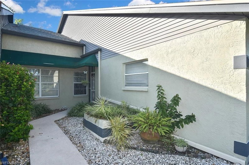201 McGregor Park CIR photo 3