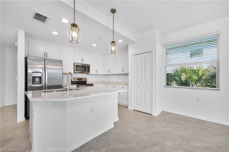 14141 Heritage Landing BLVD photo 3