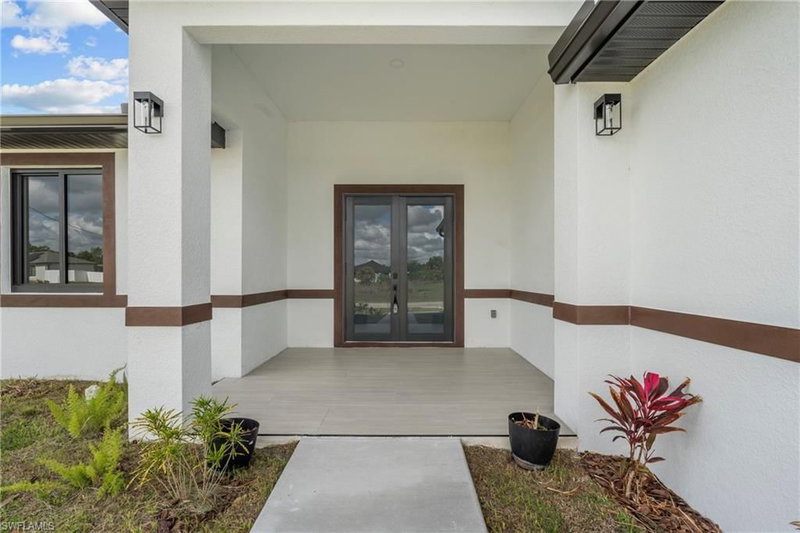 8033 Oakleaf CIR photo 4