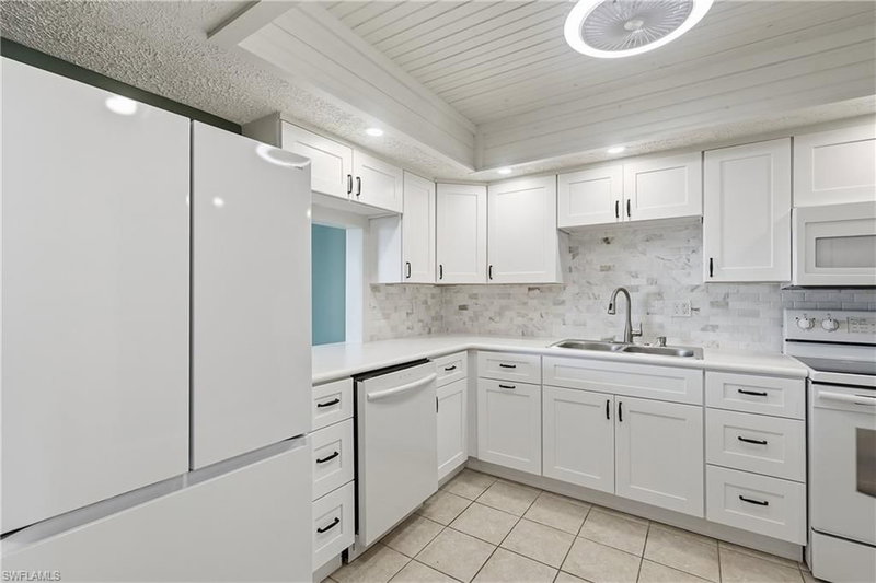 1304 Miramar ST photo 1