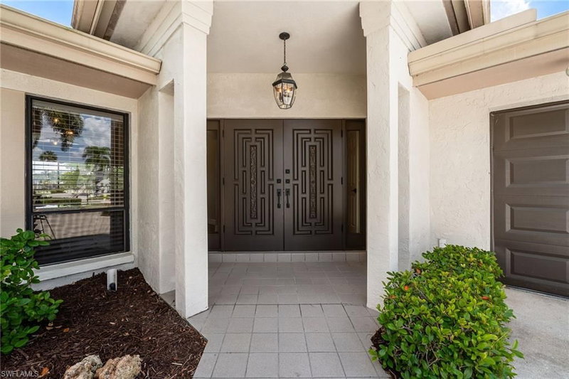 16986 Timberlakes DR photo 3