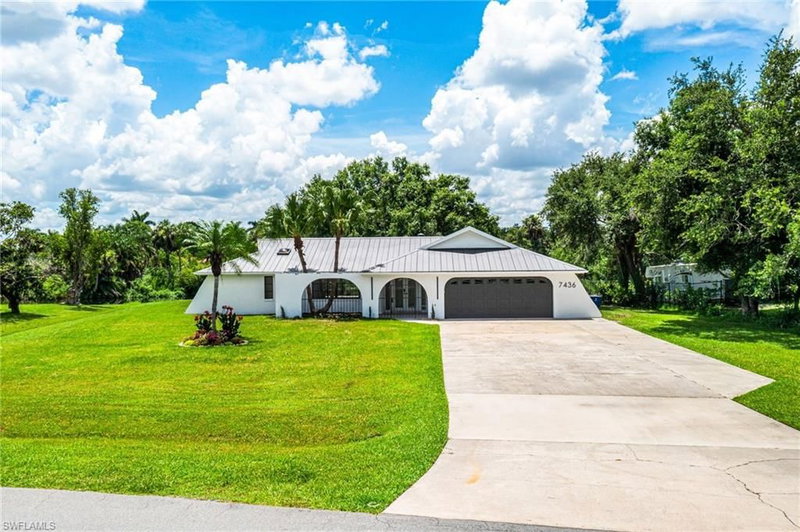 7436 Dana Lin CIR photo 1