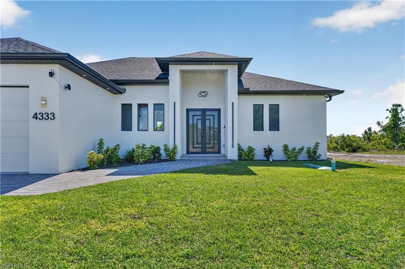 4333 36th AVE photo 4