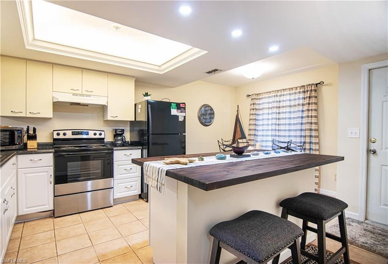 12191 Kelly Sands WAY photo 3