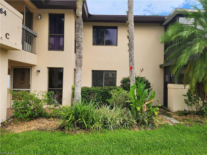 1064 Villa DR photo 2
