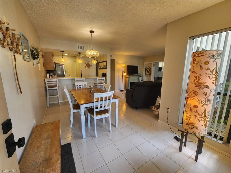1064 Villa DR photo 4