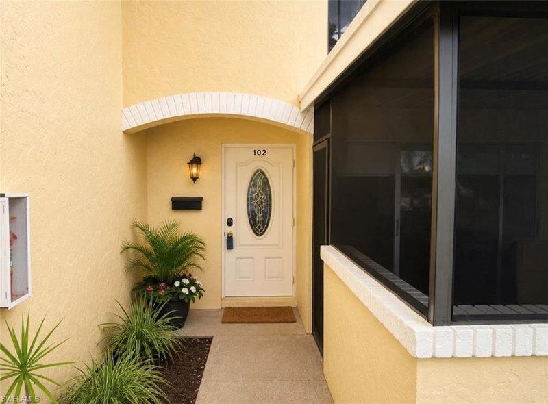 102 Greens BLVD photo 1