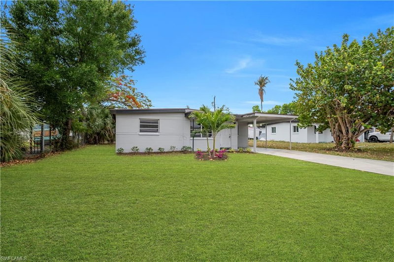 1527 Gardenia AVE photo 4