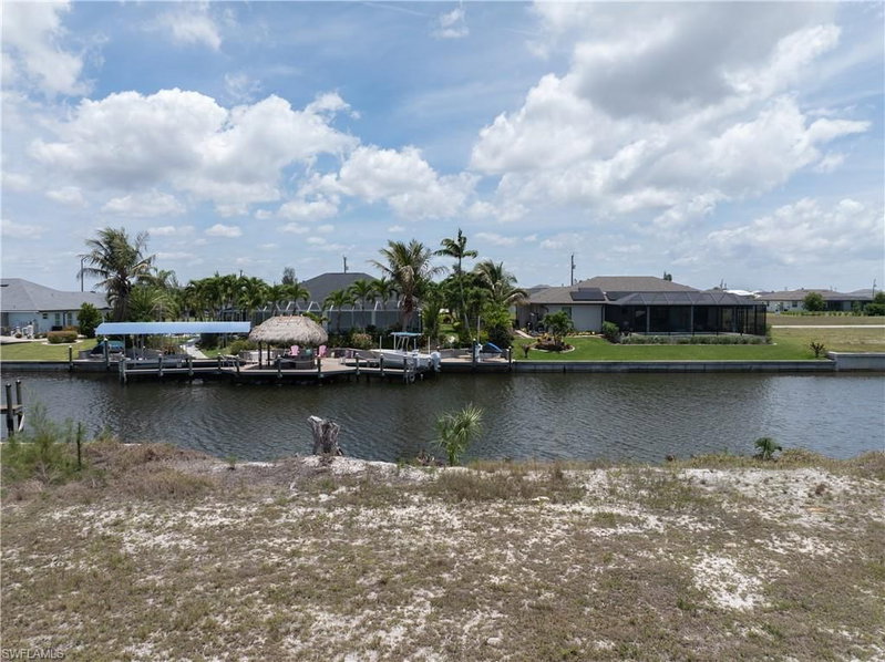 1637 39th AVE photo 3
