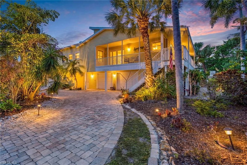 14221 Clubhouse DR photo 1