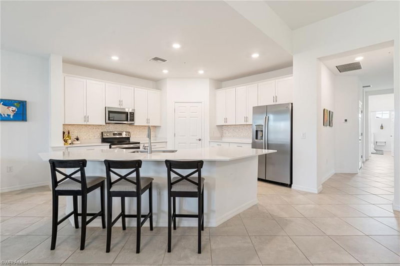 12050 Santaluz DR photo 4
